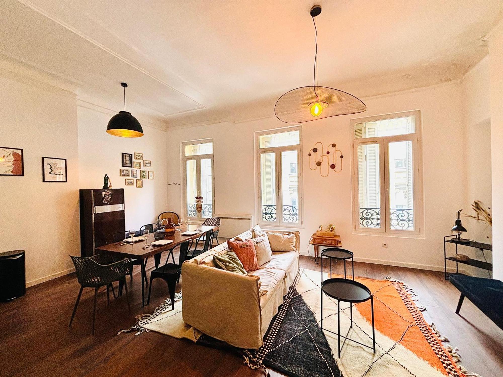 Grand T4 Au Coeur De Marseille Apartment Luaran gambar